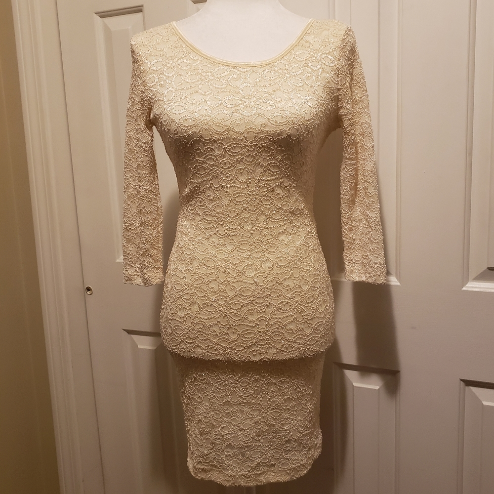 Windsor Lace Sheath Dress Junior's Medium Cream